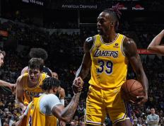 世俱杯2025-爵士队大胜篮网，饼王仍带伤出战表现抢眼的简单介绍