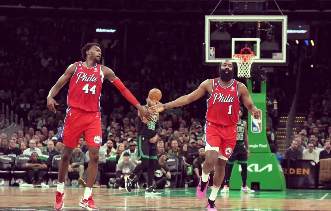 世俱杯参赛资格-凯尔特人惨败热火,哈登遭遇封盖惨案