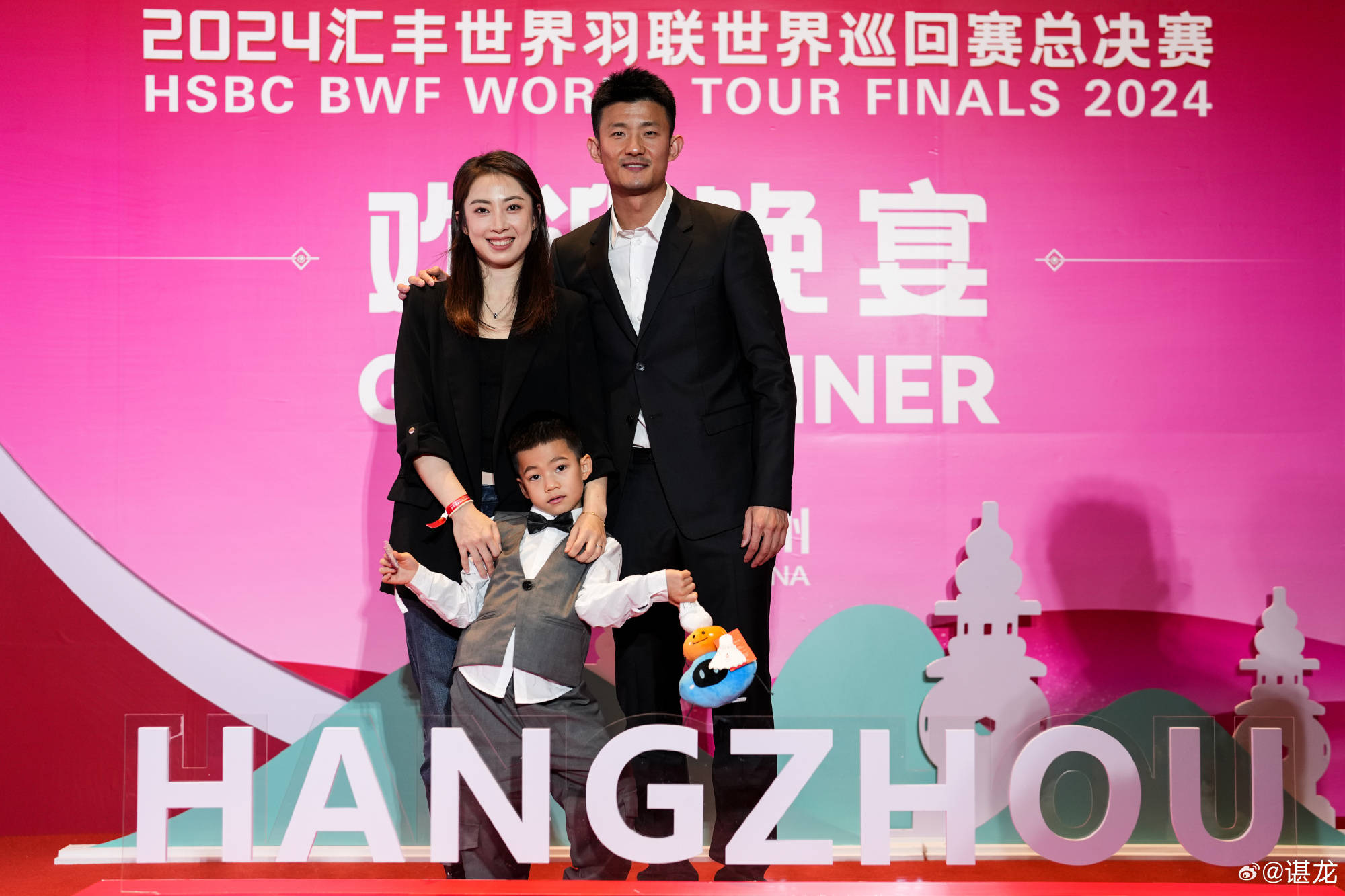 世俱杯时间-包含泰国羽毛球队轻取印尼羽毛球队，谌龙统治全场的词条