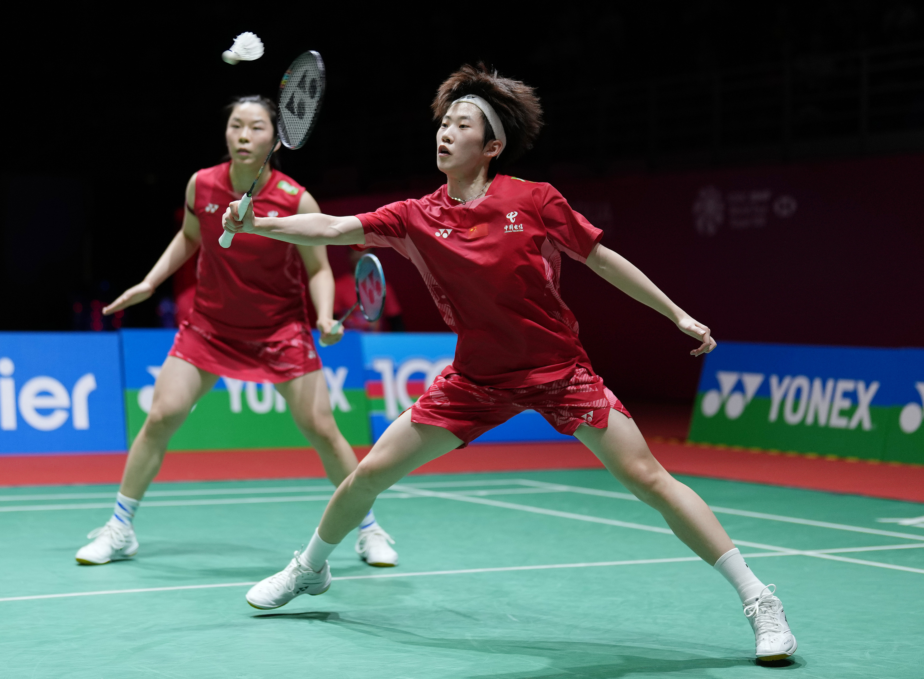 世俱杯-马来西亚羽毛球队险胜英格兰羽毛球队，马琳关键制胜的简单介绍