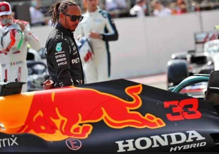 世俱杯决赛-威廉姆斯鏖战红牛车队，汉密尔顿带队取胜