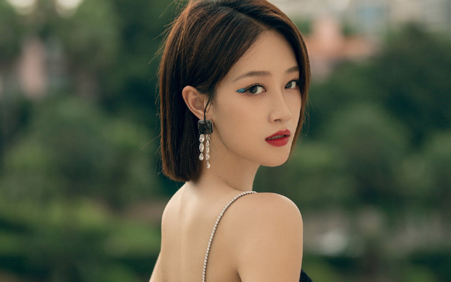 世俱杯-莫兰特爆发砍下40+上海队强势拿下尼克斯创历史