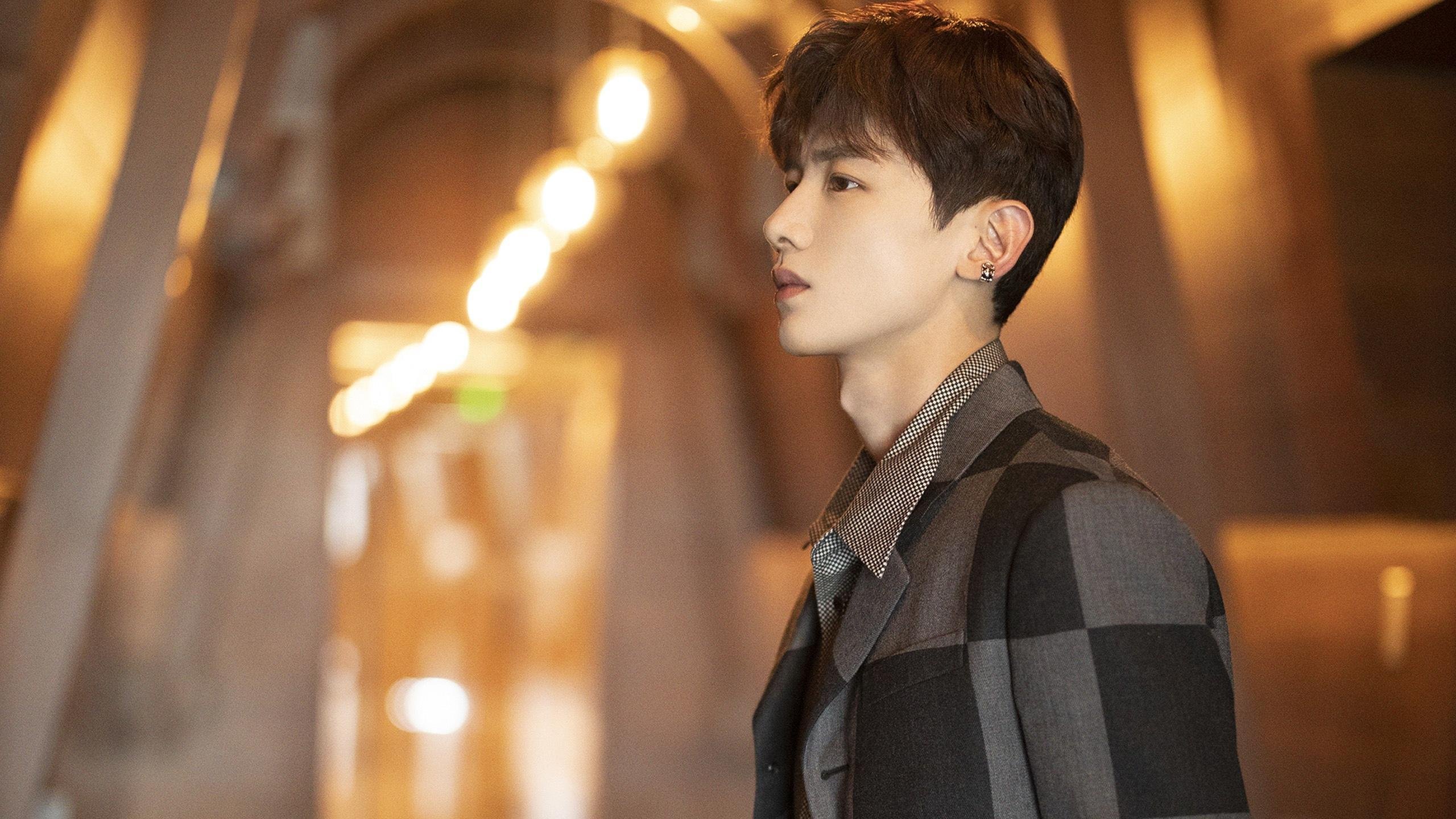 世俱杯直播-漆黑夜幕中的绿茵统治者，德甲争冠夜，福克斯如何让悬念窒息