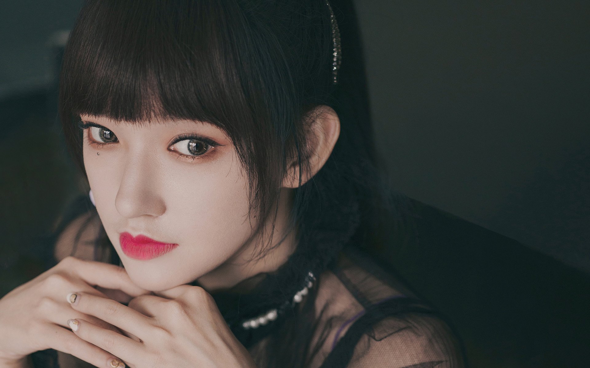 世俱杯直播-轰鸣与寂静之间,当F1轮胎与篮球鞋底划破同一个夜晚