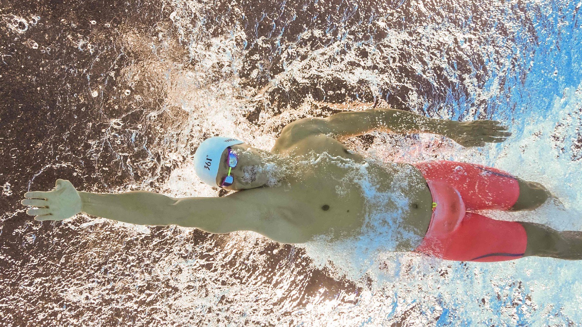 世俱杯-足球之夜,莱万缔造传奇与智利绝杀背后的足球哲学